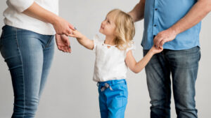 Alimenty wstecz – czym są i kiedy można je uzyskać?